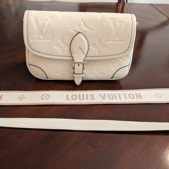 Louis Vuitton Diane Monogram Leather/ Crossbody Bag  With Flap Closure - Picture 5 of 13